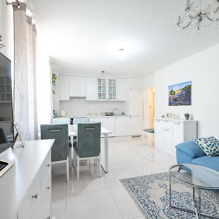 Two Bedroom Apartment With A Balcony Relja Zadar Eksteriør billede