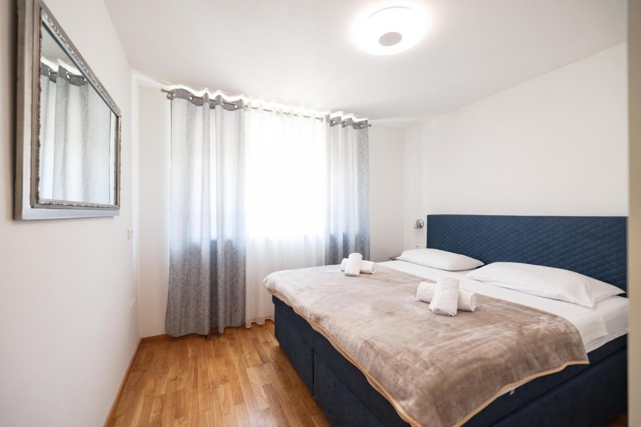 Two Bedroom Apartment With A Balcony Relja Zadar Eksteriør billede