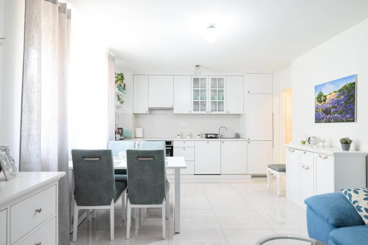 Two Bedroom Apartment With A Balcony Relja Zadar Eksteriør billede