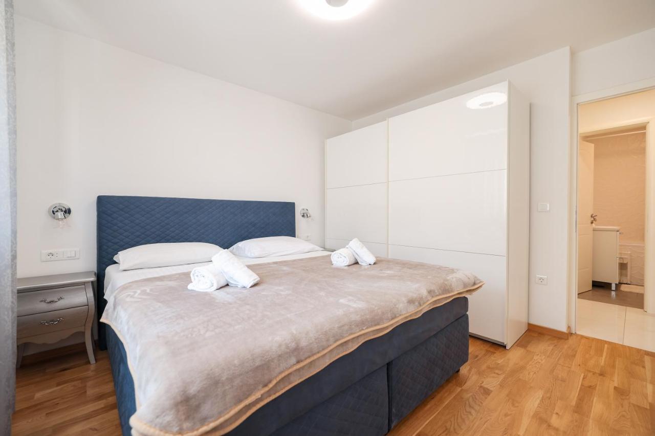 Two Bedroom Apartment With A Balcony Relja Zadar Eksteriør billede